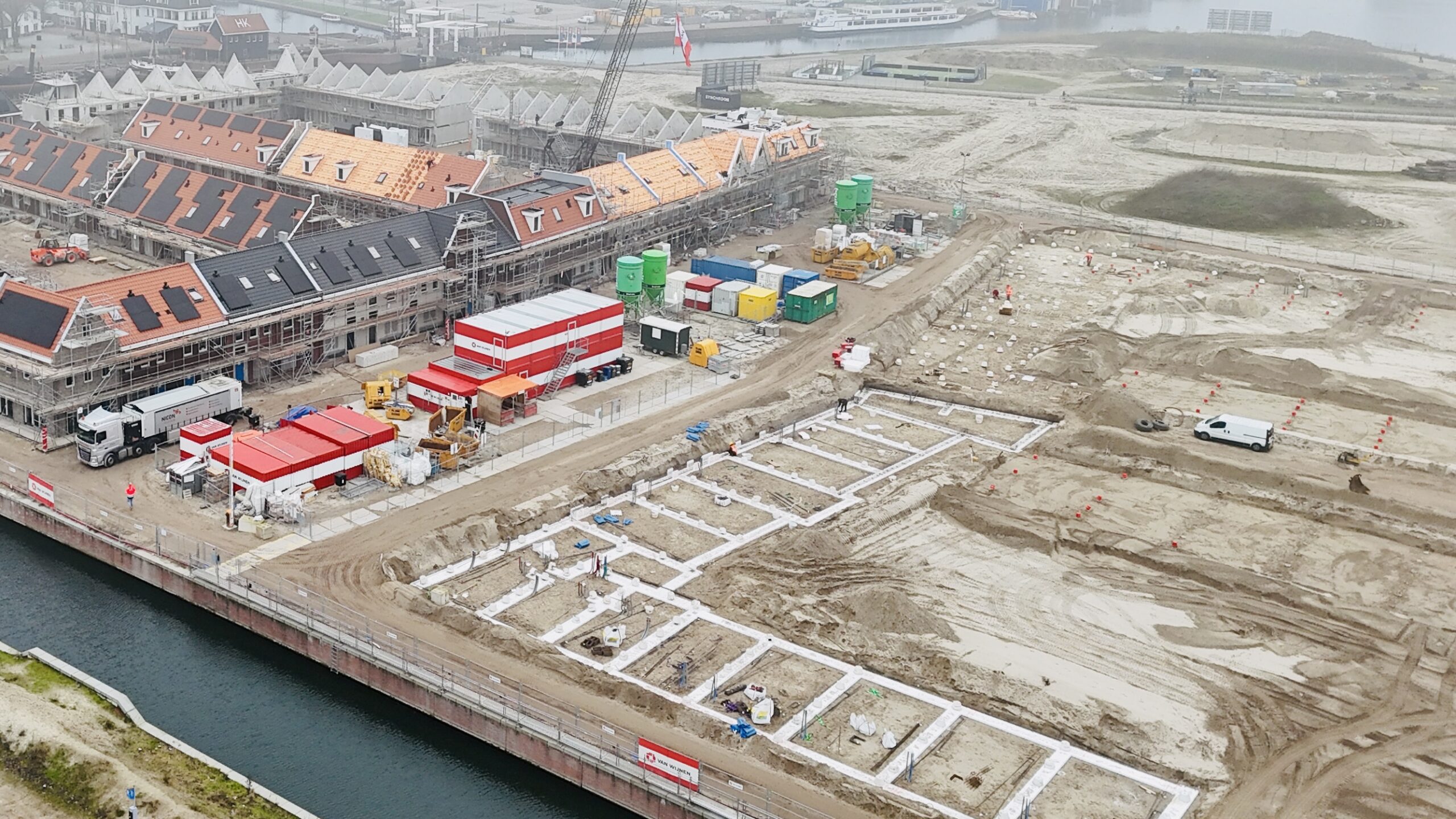 Bovenaanzicht van start bouw Ons Stadsgezicht Noord in Waterfront in Harderwijk
